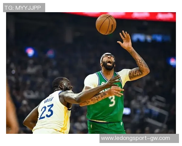 官方宣布浓眉因腹股沟痉挛缺席圣诞大战球队将谨慎处理伤情