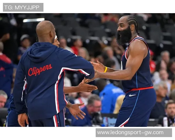 快船在交易哈登后仍积极寻求为保罗寻找新东家 快船在交易哈登后仍积极寻求为保罗寻找新东家