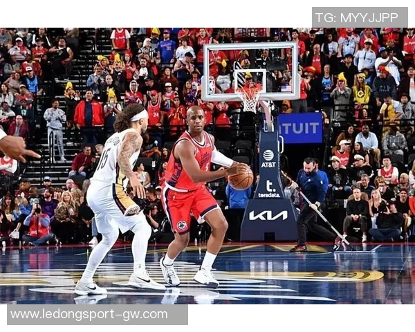 保罗短暂出场7分钟助攻2次全队唯一正负值为正值表现出色