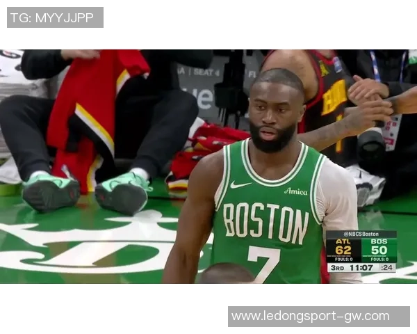 杰伦布朗谈凯尔特人大学理念努力提升球员篮球认知与赛场智慧 杰伦布朗谈凯尔特人大学理念努力提升球员篮球认知与赛场智慧